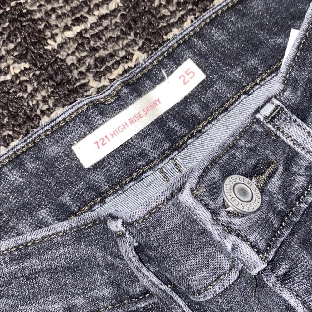 Levi’s High Rise Skinny Jeans - Picture 2 of 6